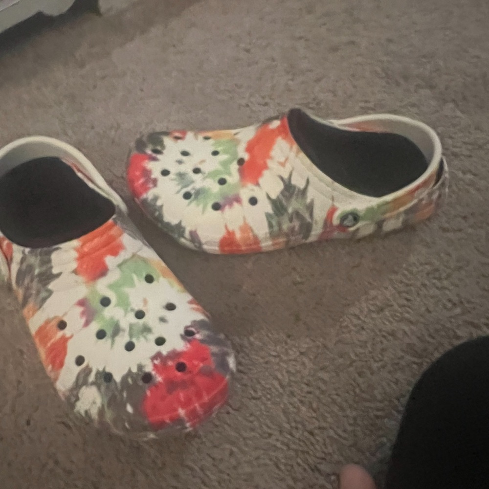 Crocs with fur inside Womens size 10